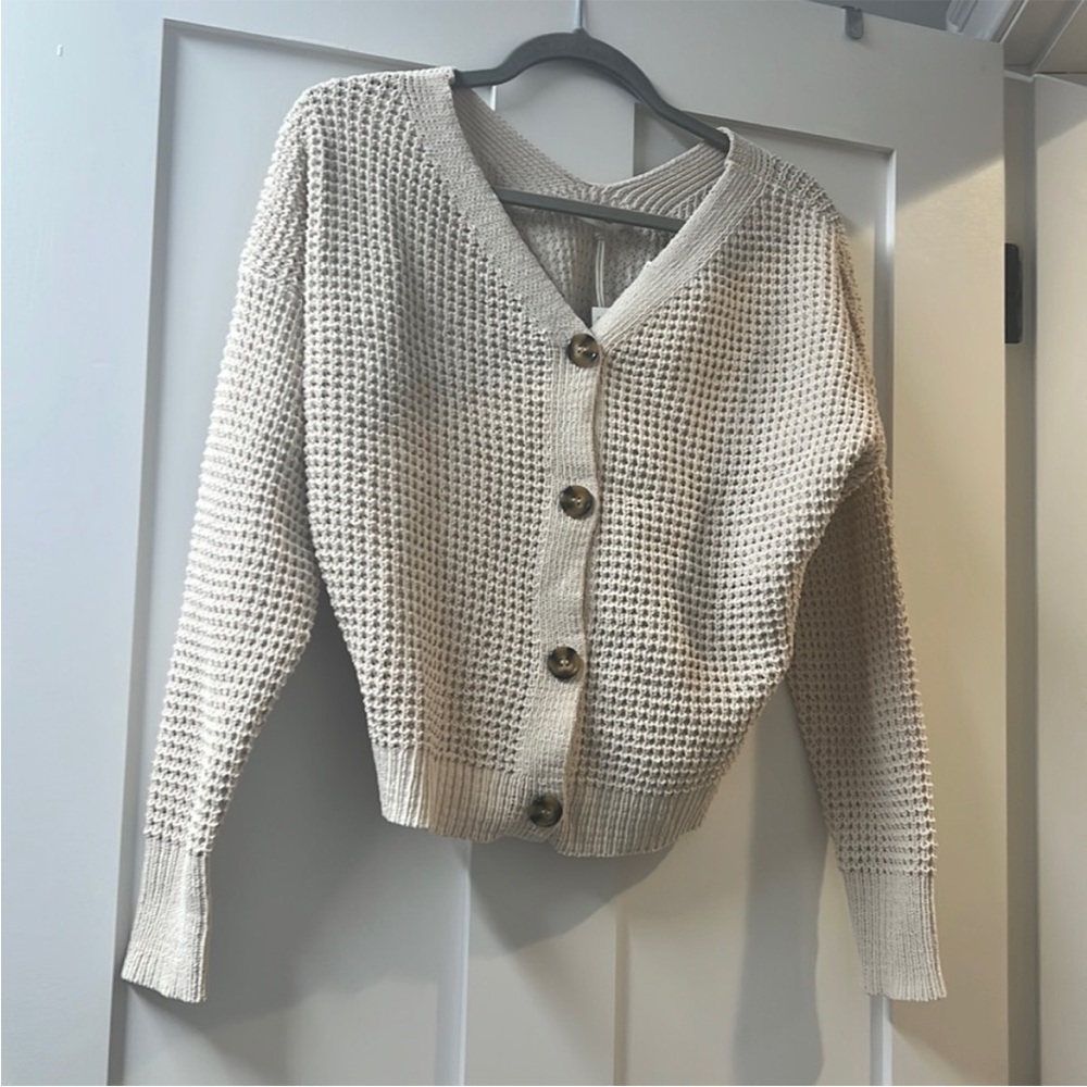 Moon and Madison beige cardigan